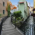 아파트 Hochwertige Goldenkey Mitten In Der Altstadt *