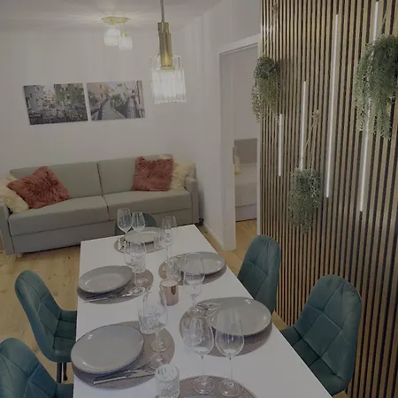 Hochwertige Goldenkey Mitten In Der Altstadt Appartement Augsburg